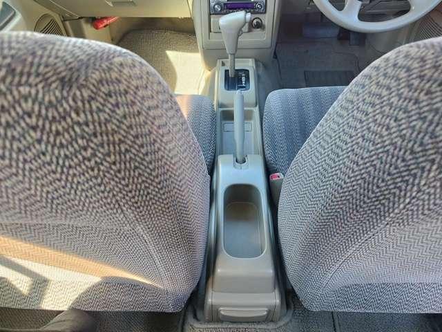 ラシーン ft タイプII 4WD 車検整備付 走行124000Km 4速オートマ ホワイト Wエアバッグ ABS ルーフレール 背面タイヤ レトロパネル ガソリン車(37枚目)