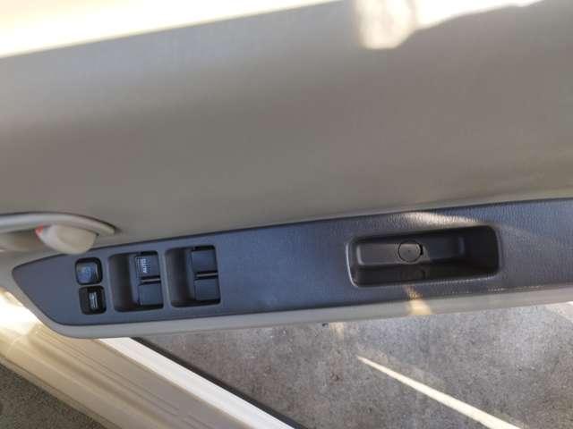 ラシーン ft タイプII 4WD 車検整備付 走行124000Km 4速オートマ ホワイト Wエアバッグ ABS ルーフレール 背面タイヤ レトロパネル ガソリン車(52枚目)