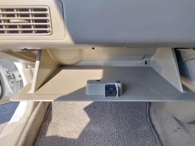 ラシーン ft タイプII 4WD 車検整備付 走行124000Km 4速オートマ ホワイト Wエアバッグ ABS ルーフレール 背面タイヤ レトロパネル ガソリン車(53枚目)