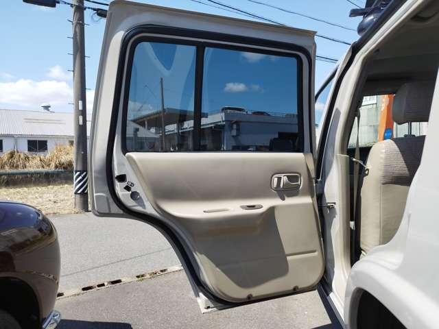 ラシーン タイプII 4WD キーレス カーナビ ETC 車検整備付 パワステ 新品タイヤ ラック ドライブレコーダー サンドベージュ 4速オートマ ルーフレール レトロパネル(34枚目)