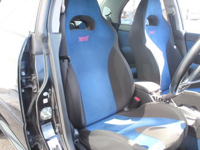 インプレッサ ＷＲＸ　ＳＴＩ　アプライドＥ型　ＨＫＳマフラー　ブレンボキャリパー　ＴＥ３７ＳＡＧＡ１８インチ　ＨＫＳエアクリ　ＳＴｉリップ　強化クラッチ　ＺＥＲＯスポーツサクション　クラリオンナビＴＶ　バックカメラ　ＥＴＣ（5枚目）