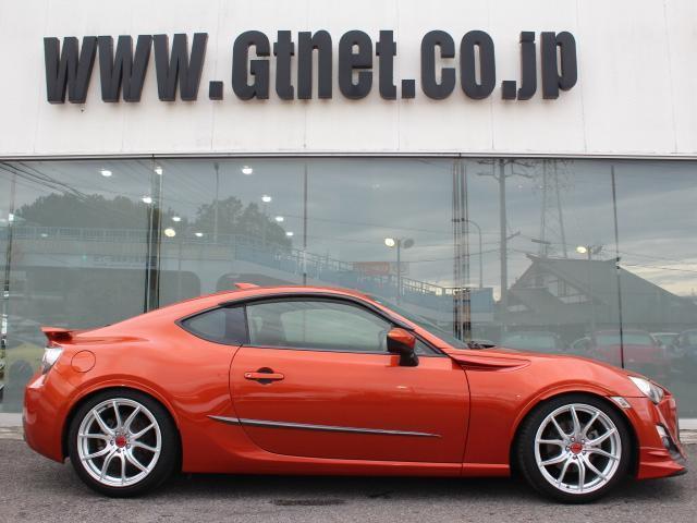 ８６ ＧＴ　ＲＡＹＳ製グラムライツ１８インチアルミ　ＴＲＤフロントエアロ　フジツボマフラー　ＢＬＩＴＺ車高調　純正ナビＴＶ　バックカメラ　ＥＴＣ　ミラー型ドラレコ　スーパーキャットレーダー　タワーバー（14枚目）