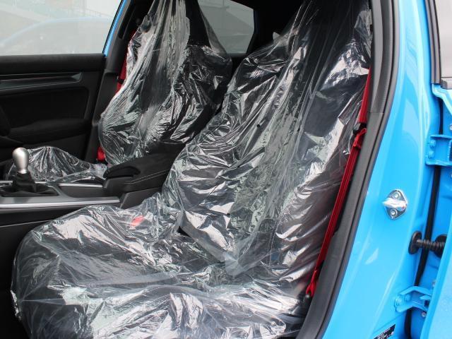 シビック タイプR レーシングブラックパッケージ ワンオーナー ホンダセンシング 純正ナビ フルセグ バックカメラ ETC2.0 純正19インチアルミ ブレンボキャリパー ワイヤレス充電 LEDヘッドライト(6枚目)