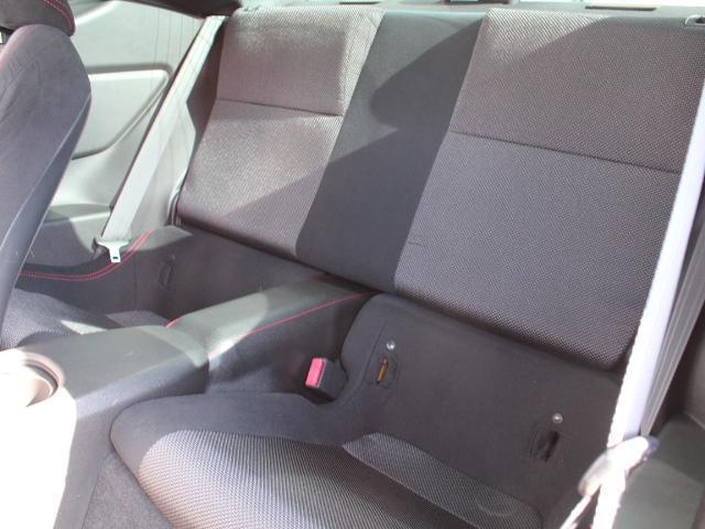 ８６ ＧＴ　ワンオーナー　ＴＲＤモノブロックブレーキキット　アドバンＧＴ１８インチ　ＴＲＤマフラー　ＴＲＤトランクスポイラー　後期ライト前後　ＴＥＩＮ車高調　ストラーダナビ　フルセグ　バックカメラ　買取車（7枚目）