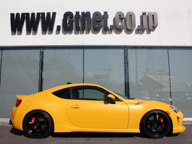 ８６ ＧＴ　ワンオーナー　ＴＲＤモノブロックブレーキキット　アドバンＧＴ１８インチ　ＴＲＤマフラー　ＴＲＤトランクスポイラー　後期ライト前後　ＴＥＩＮ車高調　ストラーダナビ　フルセグ　バックカメラ　買取車（14枚目）