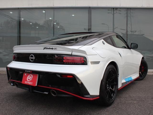 フェアレディZ NISMO NISMO製19アルミ 純正フルエアロ 純正RECAROハーフレザーシート 曙レッドキャリパー 純正ナビ フルセグ バックカメラ ETC 純正3連メーター パドルシフト クルコン LKA BSM(3枚目)