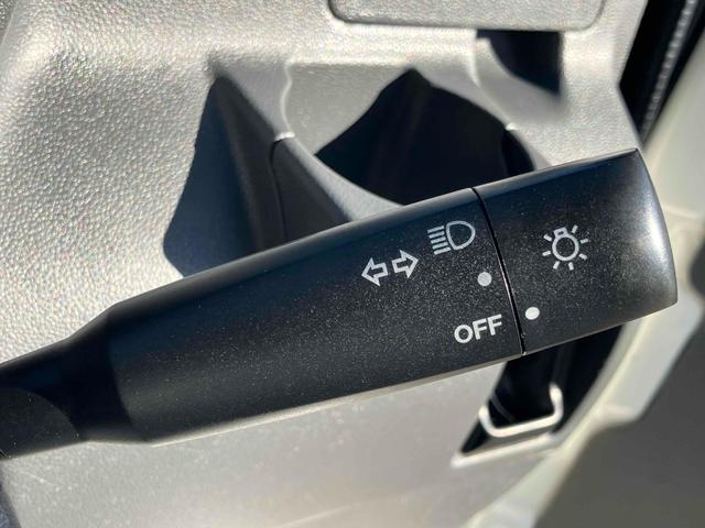 ハイゼットカーゴ スペシャル　軽バン　ＡＴ　ナビ　ＴＶ　両側スライドドア　キーレスエントリー　エアコン　運転席エアバッグ　助手席エアバッグ　ＣＤ　ＵＳＢ（8枚目）