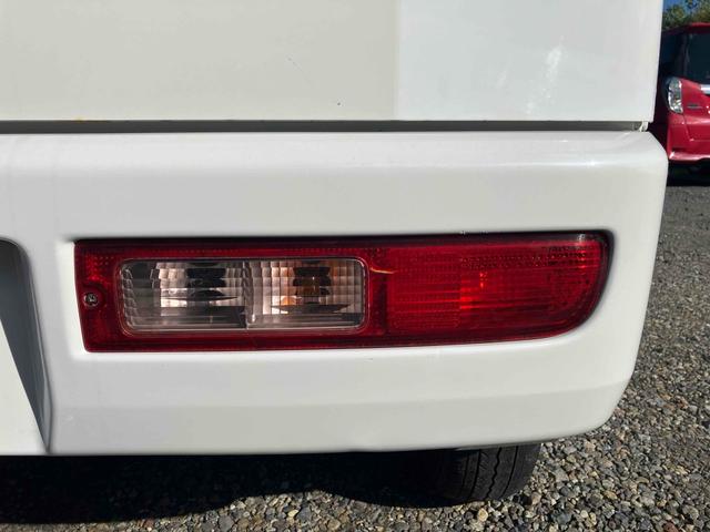 ハイゼットカーゴ スペシャル　軽バン　ＡＴ　ナビ　ＴＶ　両側スライドドア　キーレスエントリー　エアコン　運転席エアバッグ　助手席エアバッグ　ＣＤ　ＵＳＢ（24枚目）