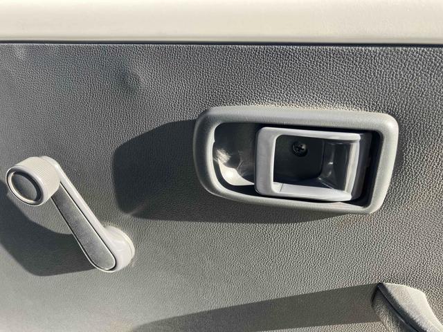 ハイゼットカーゴ スペシャル　軽バン　ＡＴ　ナビ　ＴＶ　両側スライドドア　キーレスエントリー　エアコン　運転席エアバッグ　助手席エアバッグ　ＣＤ　ＵＳＢ（30枚目）