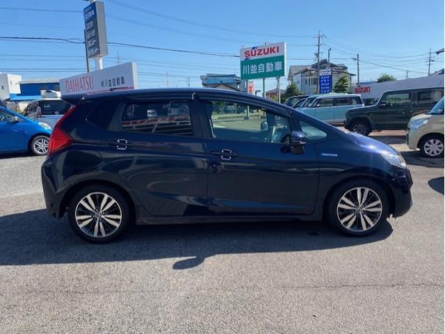 フィットハイブリッド Ｓパッケージ　純正ナビ　衝突軽減ブレーキ　ＣＤ／ＤＶＤ再生　ＬＥＤヘッド　ＴＶ　バックカメラ　ＥＴＣ　クルーズコントロール（10枚目）