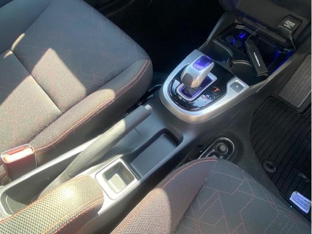 フィットハイブリッド Ｓパッケージ　純正ナビ　衝突軽減ブレーキ　ＣＤ／ＤＶＤ再生　ＬＥＤヘッド　ＴＶ　バックカメラ　ＥＴＣ　クルーズコントロール（54枚目）