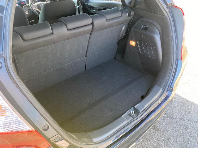 フィットハイブリッド Ｓパッケージ　純正ナビ　衝突軽減ブレーキ　ＣＤ／ＤＶＤ再生　ＬＥＤヘッド　ＴＶ　バックカメラ　ＥＴＣ　クルーズコントロール（62枚目）