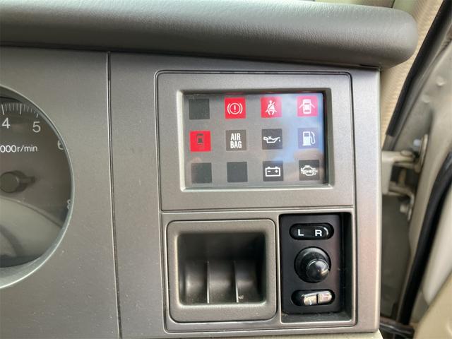 ラシーン タイプＩＩ　４ＷＤ　ＡＴ　ＣＤ　ＡＢＳ　エアコン　パワーステアリング　パワーウィンドウ　ルーフレール（5枚目）