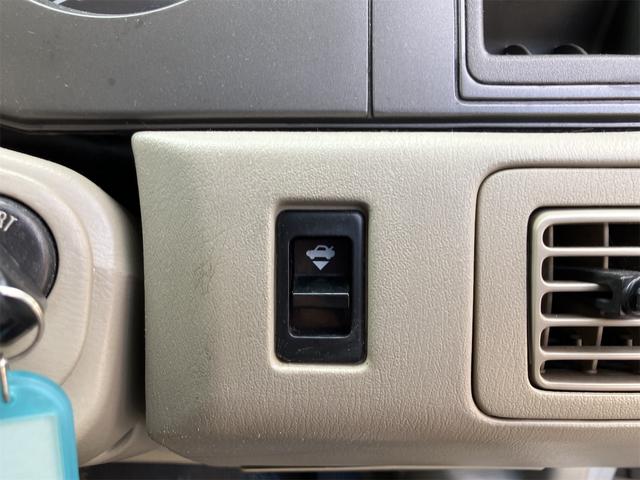 ラシーン タイプＩＩ　４ＷＤ　ＡＴ　ＣＤ　ＡＢＳ　エアコン　パワーステアリング　パワーウィンドウ　ルーフレール（8枚目）