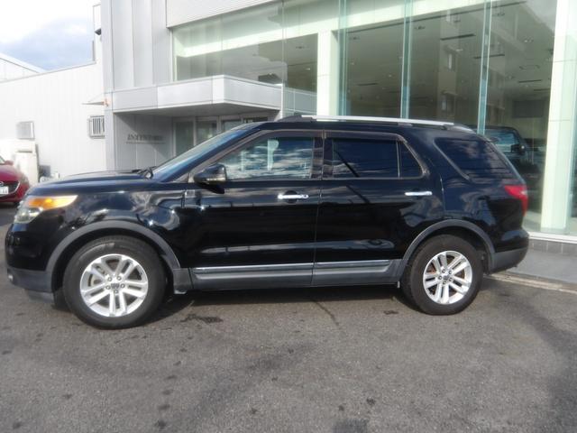 エクスプローラー リミテッド　１オーナー／パノラマサンルーフ／黒革シート／ＥＴＣ／シートクーラー＆ヒーター／パワーリアゲート／電動格納サードシート／リアモニター／フロント・サイド・バックカメラ（5枚目）