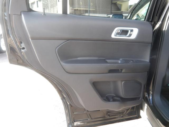 エクスプローラー リミテッド　１オーナー／パノラマサンルーフ／黒革シート／ＥＴＣ／シートクーラー＆ヒーター／パワーリアゲート／電動格納サードシート／リアモニター／フロント・サイド・バックカメラ（39枚目）