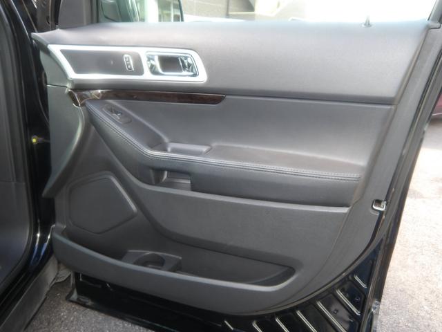 エクスプローラー リミテッド　１オーナー／パノラマサンルーフ／黒革シート／ＥＴＣ／シートクーラー＆ヒーター／パワーリアゲート／電動格納サードシート／リアモニター／フロント・サイド・バックカメラ（48枚目）