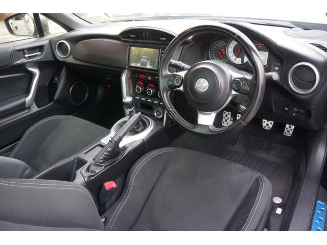 ８６ ＧＴ　モデリスタエアロパーツ　ナビ　ＴＶ　６ＭＴ　ＬＥＤヘッドランプ　スマートキー　電動格納ミラー　アルミホイール　盗難防止システム　衝突安全ボディ　ＡＢＳ　ＥＳＣ　エアコン　パワーステアリング（10枚目）