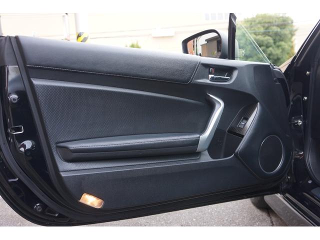 ８６ ＧＴ　モデリスタエアロパーツ　ナビ　ＴＶ　６ＭＴ　ＬＥＤヘッドランプ　スマートキー　電動格納ミラー　アルミホイール　盗難防止システム　衝突安全ボディ　ＡＢＳ　ＥＳＣ　エアコン　パワーステアリング（31枚目）