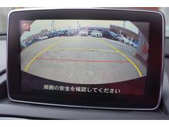 バックカメラ装着済！死角になりやすい後方もとても見やすいです☆車庫入れに自信がない方や縦列駐車が苦手な方にも、オススメな機能です！安心度もアップ！ 4