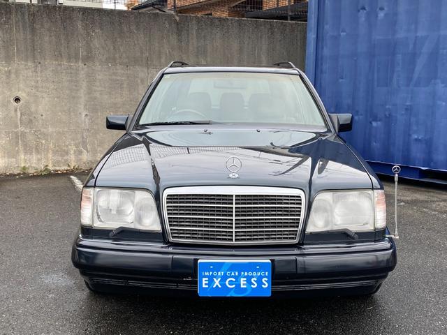 Eクラスステーションワゴン E320ステーションワゴン リミテッド ディーラー車・限定車・レザーシート・シートヒーター・サンルーフ・社外オーディオ・7人乗り・キーレス(8枚目)