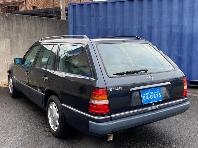 Eクラスステーションワゴン E320ステーションワゴン リミテッド ディーラー車・限定車・レザーシート・シートヒーター・サンルーフ・社外オーディオ・7人乗り・キーレス(12枚目)