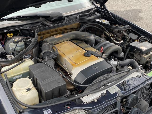 Eクラスステーションワゴン E320ステーションワゴン リミテッド ディーラー車・限定車・レザーシート・シートヒーター・サンルーフ・社外オーディオ・7人乗り・キーレス(31枚目)