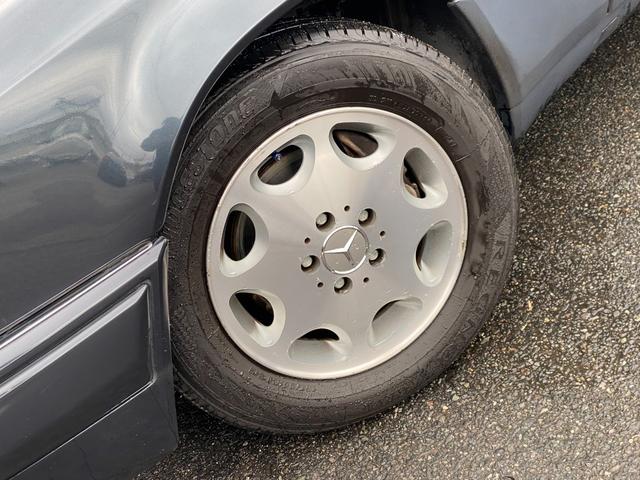 Eクラスステーションワゴン E320ステーションワゴン リミテッド ディーラー車・限定車・レザーシート・シートヒーター・サンルーフ・社外オーディオ・7人乗り・キーレス(32枚目)