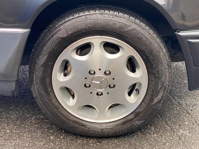 Eクラスステーションワゴン E320ステーションワゴン リミテッド ディーラー車・限定車・レザーシート・シートヒーター・サンルーフ・社外オーディオ・7人乗り・キーレス(35枚目)