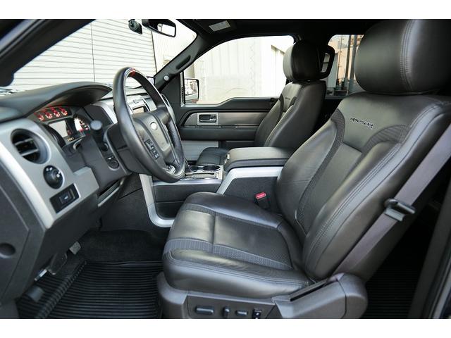 Ｆ－１５０ ＳＶＴ　ラプター　スーパークルーキャブ４Ｘ４．ラグジュアリーパッケージ．新車並行．ＬＥＥＲ　ＴＲＵＣＫ　ＣＡＰＳ．ＡＭＰパワーステップ．地デジＴＶ．ａｆｅ　ＰＯＷＥＲ　Ｉｎｔａｋｅ．サンルーフ．ベンチレーションシート（7枚目）