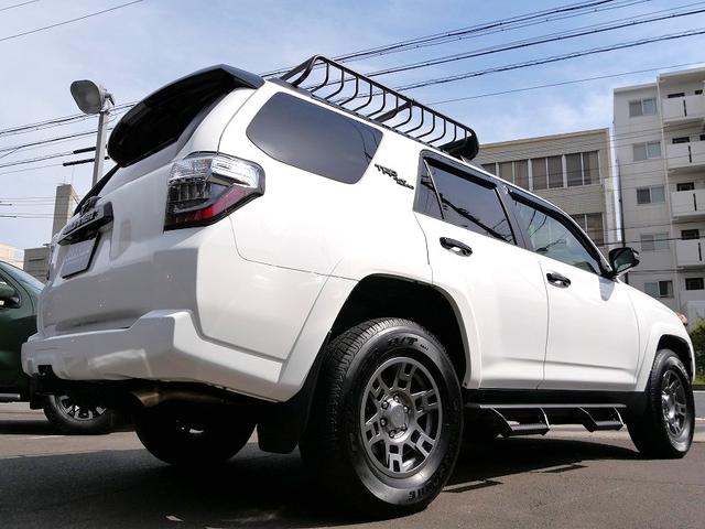 　★２０２１Ｙモデル★ＶＥＮＴＵＲＥ★自社輸入新車並行車★１オーナー★ＴＲＤ・ＯＦＦＲＯＡＤｐｋｇ★アルパインビッグＸナビ★ＹＡＫＩＭＡルーフラック★サイドステップ★走行１２．８７０ｋｍ★電動サンルーフ(29枚目)