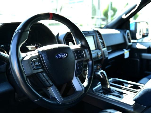 Ｆ－１５０ ラプター　８０２Ａラグジュアリー　自社輸入新車並行１オーナー　ＵＳＡモデル　パノラマサンルーフ　ＲＥＣＡＲＯ　インテリアカーボン　テクノロジーＰ　ＦＯＲＤレーシング・マフラー　ＲＯＵＳＨ２０ＡＷ　３６０°カメラ（9枚目）