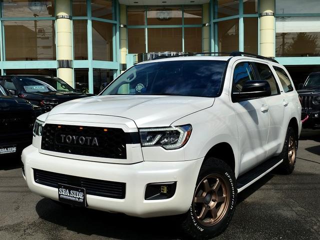 セコイア プラチナム　４ＷＤ　新車並行　１オーナ－車　ガレージ保管　スマートキー＆Ｐ．スタート　サンルーフ　ベンチレーションシート　ＴＳＳ　アップルカープレイ　ＲＡＹＳ１８インチＡＷ　ＴＲＤ　ＰＲＯグリル＆フォグ（2枚目）