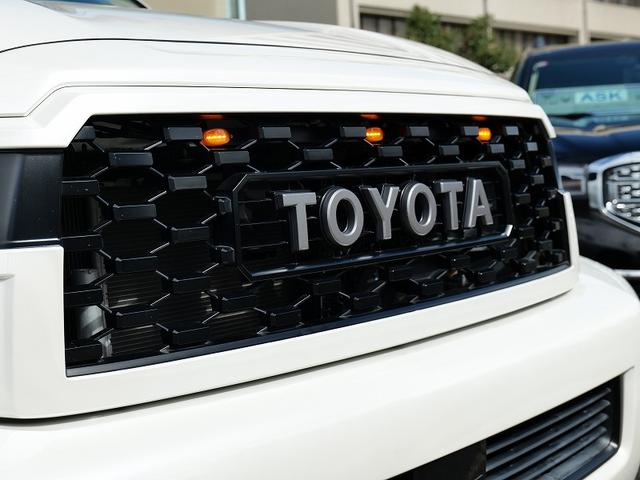 セコイア プラチナム　４ＷＤ　新車並行　１オーナ－車　ガレージ保管　スマートキー＆Ｐ．スタート　サンルーフ　ベンチレーションシート　ＴＳＳ　アップルカープレイ　ＲＡＹＳ１８インチＡＷ　ＴＲＤ　ＰＲＯグリル＆フォグ（16枚目）