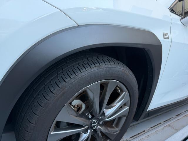 イギリスその他 2018年モデル ニッサン ナバラ TEKNA 新車並行車 ディーゼルターボ.4WD.右ハンドル.レザーシート.電動トノカバー.LEDライト.シートヒーター.FORGED AW.社外マフラー.サスペンション.10インチパナナビ.ミラー型ドラレコ360度カメラ(25枚目)