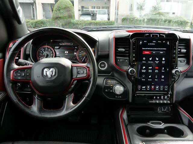 ダッジ・ラム 新車並行車 2021年モデル REBEL クルーキャブ4WD.パノラマサンルーフ.MOPERトノカバー.Level2イクイップメント.12インチディスプレー.アップルカープレイ.F&Rパークセンサー(7枚目)