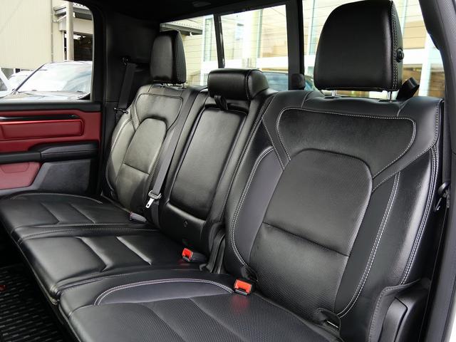 ダッジ・ラム 新車並行車 2021年モデル REBEL クルーキャブ4WD.パノラマサンルーフ.MOPERトノカバー.Level2イクイップメント.12インチディスプレー.アップルカープレイ.F&Rパークセンサー(11枚目)