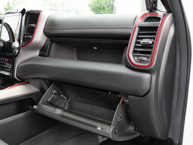 ダッジ・ラム 新車並行車 2021年モデル REBEL クルーキャブ4WD.パノラマサンルーフ.MOPERトノカバー.Level2イクイップメント.12インチディスプレー.アップルカープレイ.F&Rパークセンサー(23枚目)