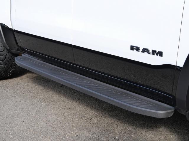 ダッジ・ラム 新車並行車 2021年モデル REBEL クルーキャブ4WD.パノラマサンルーフ.MOPERトノカバー.Level2イクイップメント.12インチディスプレー.アップルカープレイ.F&Rパークセンサー(24枚目)