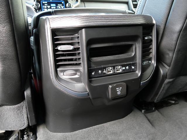 ダッジ・ラム 　リミテッド　新車並行車　２０１９年モデル　パノラマルーフ　ＲＡＭＢＯＸ　エアサス　電動ランニングボード　３６０度カメラ　Ｈａｒｍａｎ／Ｋａｄｒｏｎオーディオ　シートベンチレーション　２２ｉｎｃｈＡＷ（30枚目）