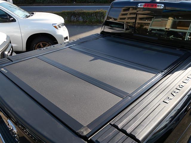 ダッジ・ラム 　リミテッド　新車並行車　２０１９年モデル　パノラマルーフ　ＲＡＭＢＯＸ　エアサス　電動ランニングボード　３６０度カメラ　Ｈａｒｍａｎ／Ｋａｄｒｏｎオーディオ　シートベンチレーション　２２ｉｎｃｈＡＷ（34枚目）