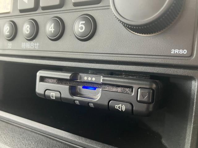 アクティトラック ＳＤＸ　実走行２２０００ｋｍ　４ＷＤ　５速マニュアル　エアコン　パワーステアリング　ＥＴＣ　三方開　作業灯　純正ＡＭ／ＦＭラジオ　軽トラック（22枚目）