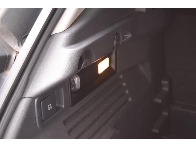 ３００８ ファミリーパック　全国限定９０台　ガラスルーフ　ＬＥＤヘッド　ヘッドアップディスプレイ　フルセグＴＶ　ナビ　Ｂｌｕｅｔｏｏｔｈ対応　バックカメラ　後席モニター　ＥＴＣ　ドライブレコーダー　車検令和８年９月まで（29枚目）