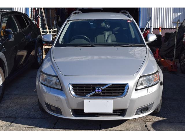 V50 2.0eアクティブ HID ルーフレール シートヒーター ETC ドライブレコーダー キーレス 車検令和9年4月まで(2枚目)