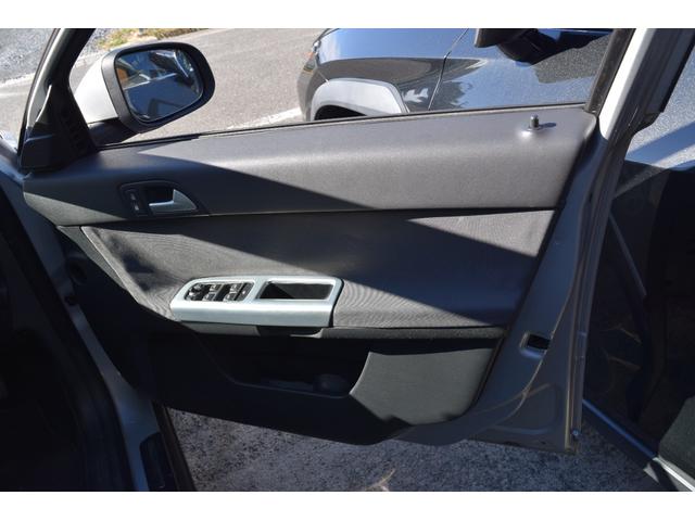 V50 2.0eアクティブ HID ルーフレール シートヒーター ETC ドライブレコーダー キーレス 車検令和9年4月まで(23枚目)