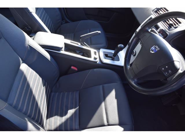 V50 2.0eアクティブ HID ルーフレール シートヒーター ETC ドライブレコーダー キーレス 車検令和9年4月まで(29枚目)