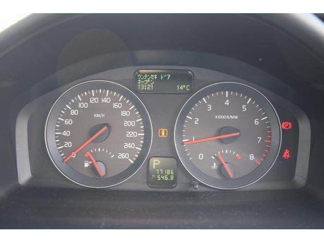 V50 2.0eアクティブ HID ルーフレール シートヒーター ETC ドライブレコーダー キーレス 車検令和9年4月まで(31枚目)