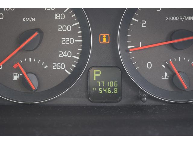 V50 2.0eアクティブ HID ルーフレール シートヒーター ETC ドライブレコーダー キーレス 車検令和9年4月まで(32枚目)