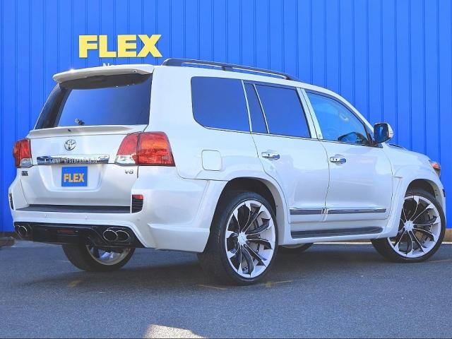 TOYOTA LAND CRUISER ZX | 2014 | WHITE | 27000 km | details TOYOTA LAND CRUISER ZX | 2014 | WHITE | 27000 km | details