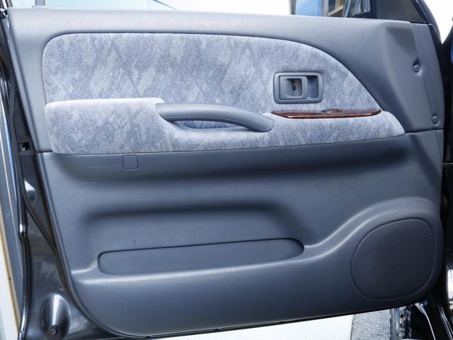 ランドクルーザープラド ＴＸリミテッド　Ｒｅｎｏｃａ　Ａｍｅｒｉｃａｎ　Ｃｌａｓｓｉｃ　角目　ＤＥＡＮクロスカントリー　シートカバー　背面タイヤ　ＬＥＤランプ　フロアマット　サンルーフ　車探し　キャンプ　グレー　ＳＵＶ　８人乗り（33枚目）